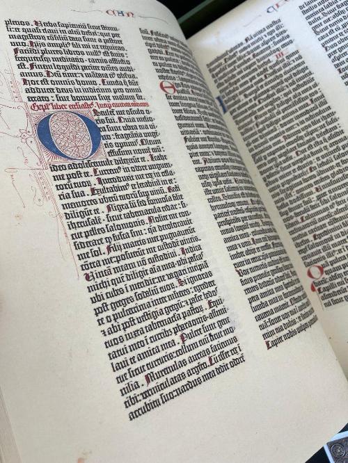 La Bibbia donata dalla Regione al Santo Padre
