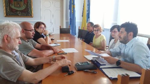 Sara Vito (Assessore regionale Ambiente) all'incontro con gli amministratori sulla sicurezza idrogeologica a Gradisca d'Isonzo - Gradisca d'Isonzo (GO) 19/07/2016