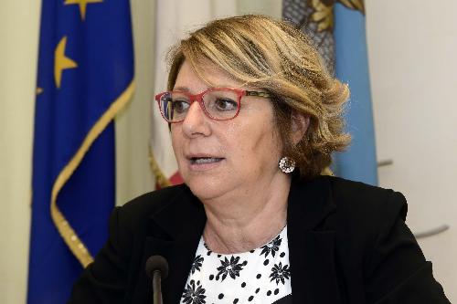 Maria Sandra Telesca (Assessore regionale Salute, Integrazione socio-sanitaria, Politiche sociali e Famiglia) alla conferenza stampa di presentazione dei servizi di prenotazione on line delle visite e prestazioni sanitarie disponibili in FVG e della APP "Emergenze FVG" - Trieste 26/07/2016