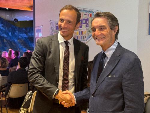 Il governatore della Regione Friuli Venezia Giulia Massimiliano Fedriga con il presidente della Regione Lombardia Attilio Fontana a Milano in occasione del convegno svoltosi all'Innovation District