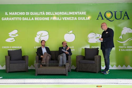 Cristiano Shaurli (Assessore regionale Risorse agricole e forestali) e Paolo Stefanelli (Direttore generale ERSA - Agenzia regionale per lo sviluppo rurale) a un incontro su Agricoltura Qualità Ambiente (AQUA), il Marchio di qualità dell'agroalimentare garantito dalla Regione Friuli Venezia Giulia