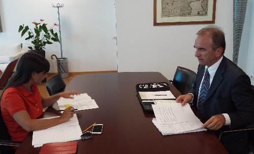 Debora Serracchiani (Presidente Regione Friuli Venezia Giulia) e Mario Tubertini (Direttore generale Centro Riferimento Oncologico / CRO Aviano), nella sede della Regione - Udine 09/08/2016
