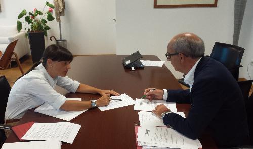 Debora Serracchiani (Presidente Friuli Venezia Giulia) e Giorgio Simon (direttore generale AAS n.5 "Friuli Occidentale") nella sede della Regione – Udine 12/08/2016