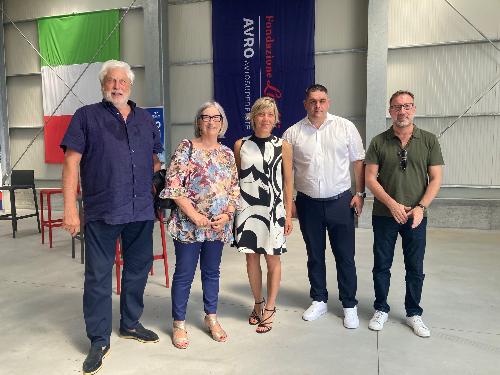 Il titolare di Avro Gabriele Lualdi  il sindaco di Osoppo Lorenzo Tiepolo, la direttrice dell’OGS di Trieste Paola Del Negro, l'assessore regionale alle Finanze Barbara Zilli, il presidente della Comunità collinare Luigino Bottoni