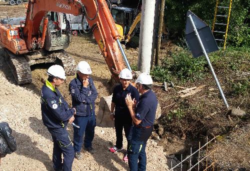 Debora Serracchiani (Presidente Regione FVG) nell'area di realizzazione del guado sulla strada regionale 260 per Amatrice (Rieti) - 31/08/2016