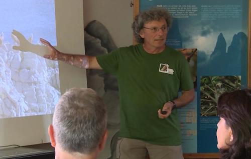 Fulvio Genero (Responsabile Progetto Grifone) alla manifestazione "Vivi e liberi di volare ... buon viaggio giovane grifone" alla Riserva naturale Lago di Cornino - Forgaria (UD) 04/09/2016