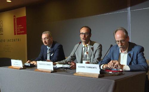 Sergio Bolzonello (Vicepresidente Regione FVG e assessore Attività produttive, Turismo e Cooperazione), Federico Caner (Vicepresidente Regione Veneto) e Gianni Torrenti (Assessore regionale Cultura, Sport e Solidarietà) alla conferenza stampa sul ruolo di FVG Film Commission, nello spazio incontri dell'Hotel Excelsior nell'ambito della Mostra internazionale d'Arte cinematografica - Venezia 05/09/2016