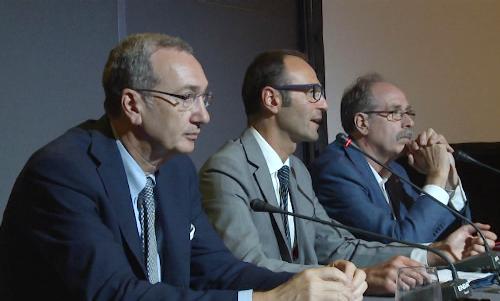 Sergio Bolzonello (Vicepresidente Regione FVG e assessore Attività produttive, Turismo e Cooperazione), Federico Caner (Vicepresidente Regione Veneto) e Gianni Torrenti (Assessore regionale Cultura, Sport e Solidarietà) alla conferenza stampa sul ruolo di FVG Film Commission, nello spazio incontri dell'Hotel Excelsior nell'ambito della Mostra internazionale d'Arte cinematografica - Venezia 05/09/2016