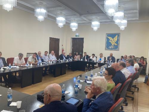 L'assessore regionale a Infrastrutture e territorio Cristina Amirante presiede la prima riunione della cabina di regia logistica