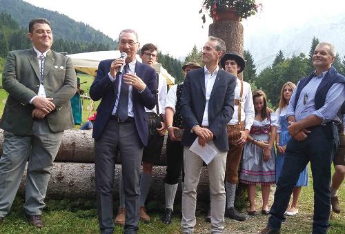 Sergio Bolzonello (Vicepresidente Regione FVG e assessore Attività produttive, Turismo e Cooperazione) e Boris Preschern (Sindaco Malborghetto-Valbruna) all'inaugurazione del Sentiero degli Alberi di Risonanza (The Forest Sound Track) - Malborghetto-Valbruna 10/09/2016