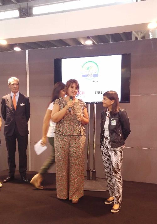 Barbara Degani (Sottosegretario Ambiente) e Debora Serracchiani (Presidente Regione Friuli Venezia Giulia) alla premiazione dell' "Italian Green Road Award", al CosmoBike Show di Veronafiere - Verona 16/09/2016