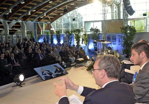 Sergio Bolzonello (Vicepresidente Regione FVG e assessore Attività produttive, Turismo e Cooperazione) e Matteo Tonon (Presidente Confindustria Udine) all'Assemblea generale di Confindustria Udine - Torreano di Martignacco 19/09/2016