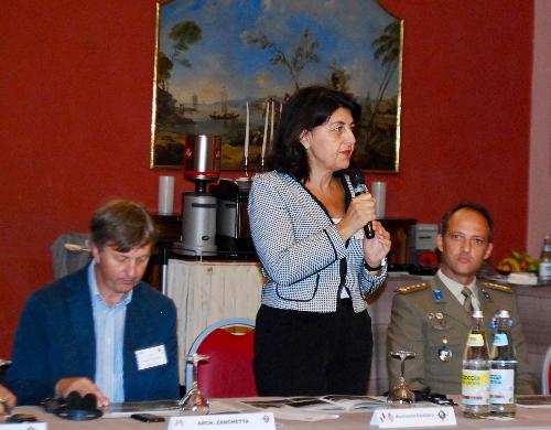 Mariagrazia Santoro (Assessore regionale Infrastrutture e Territorio) al seminario di aggiornamento per la Gestione delle aree di addestramento sostenibili USA-Italia, all'Hotel Là di Moret - Udine 20/09/2016