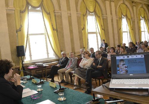 Loredana Panariti (Assessore regionale Lavoro, Formazione, Istruzione, Pari Opportunità, Politiche giovanili, Ricerca e Università) all'incontro su "Misure di inclusione attiva. Integrazione tra Politiche socio assistenziali e Politiche del Lavoro, e apporto del Fondo Sociale Europeo (FSE)" - Trieste 21/09/2016