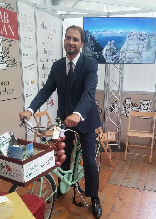 Cristiano Shaurli (Assessore regionale Risorse agricole e forestali) nello stand di ERSA e PromoTurismo FVG all'inaugurazione di "Terra Madre Salone del Gusto" - Torino 22/09/2016