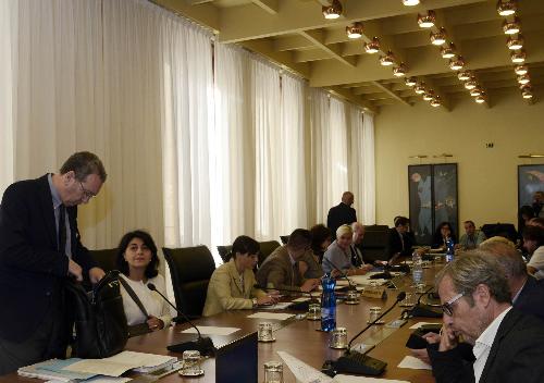 Sergio Bolzonello (Vicepresidente Regione FVG e assessore Attività produttive, Turismo e Cooperazione), Mariagrazia Santoro (Assessore regionale Infrastrutture e Territorio) e Debora Serracchiani (Presidente Regione Friuli Venezia Giulia) durante le audizioni delle Commissioni consiliari competenti sul progetto del comprensorio sciistico Pramollo-Nassfeld (II e IV) - Trieste 26/09/2016