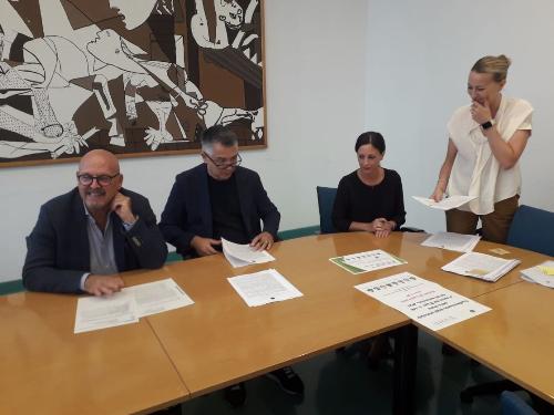 La sottoscrizione a Trieste dei verbali di consegna di una serie di beni immobili appartenenti al patrimonio disponibile dello Stato e al demanio storico artistico in gestione alla Direzione regionale dell'Agenzia del demanio.