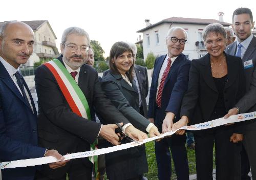Furio Honsell (Sindaco Udine) e Debora Serracchiani (Presidente Regione Friuli Venezia Giulia) all'inaugurazione della nuova sede direzionale del Gruppo Porzio - Udine 06/10/2016