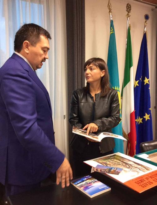 Sergey Nurtayev (Ambasciatore Repubblica Kazakhstan in Italia) e Debora Serracchiani (Presidente Regione Friuli Venezia Giulia) - Udine 14/10/2016