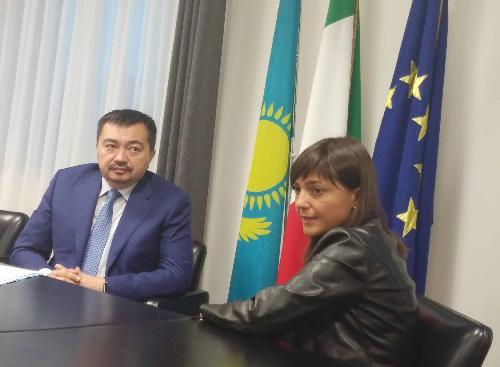 Sergey Nurtayev (Ambasciatore Repubblica Kazakhstan in Italia) e Debora Serracchiani (Presidente Regione Friuli Venezia Giulia) - Udine 14/10/2016