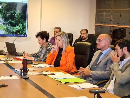 L'assessore regionale Cristina Amirante, al centro, accanto al prefetto di Pordenone, Natalino Domenico Manno