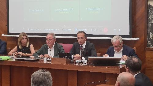 L'illustrazione dell'Accordo di programma per la reindustruializzazione del sito produttivo di Bagnoli della Rosandra, alla presenza del ministro Urso e del governatore Fedriga