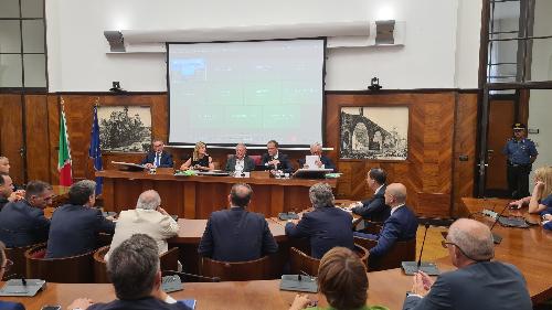 L'illustrazione dell'Accordo di programma per la reindustruializzazione del sito produttivo di Bagnoli della Rosandra, alla presenza del ministro Urso e del governatore Fedriga