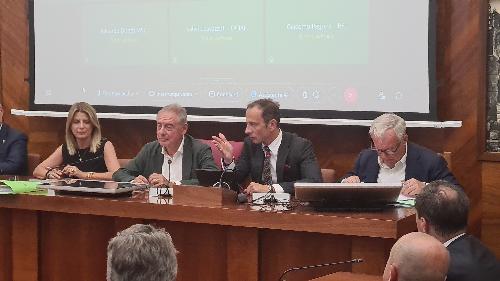L'illustrazione dell'Accordo di programma per la reindustruializzazione del sito produttivo di Bagnoli della Rosandra, alla presenza del ministro Urso e del governatore Fedriga
