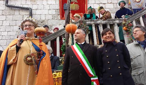 Fabio Di Bernardo (Sindaco Venzone) e Debora Serracchiani (Presidente Regione Friuli Venezia Giulia) alla Festa della Zucca - Venzone 23/10/2016
