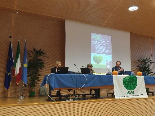 Cristiano Shaurli (Assessore regionale Risorse agricole e forestali) al convegno "Biologico come stile di vita", nell'Auditorium Comelli - Udine 22/10/2016