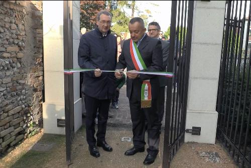 Sergio Bolzonello (Vicepresidente Regione Friuli Venezia Giulia) e Francesco Toneguzzo (Sindaco Cordovado) all'inaugurazione dei lavori di recupero di piazza Ippolito Nievo - Cordovado 29/10/2016