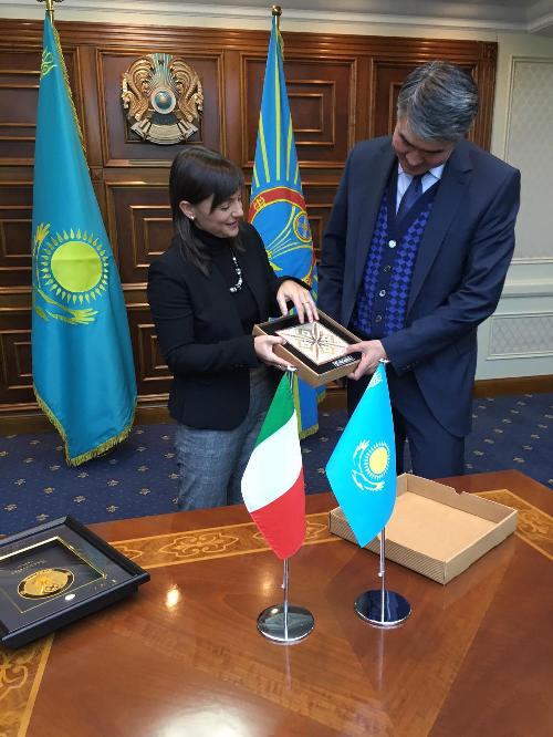 Debora Serracchiani (Presidente Regione Friuli Venezia Giulia) e Asset Issekeshev (Sindaco Astana) - Astana 03/11/2016