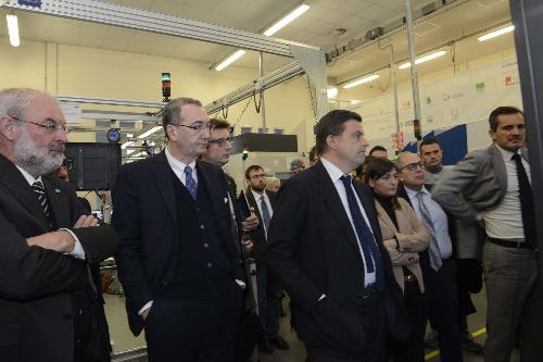 Sergio Bolzonello (Vicepresidente Regione Friuli Venezia Giulia), Carlo Calenda (Ministro Sviluppo economico) e Debora Serracchiani (Presidente Regione Friuli Venezia Giulia) durante la visita alla Lean Experince Factory - San Vito al Tagliamento 17/11/2016