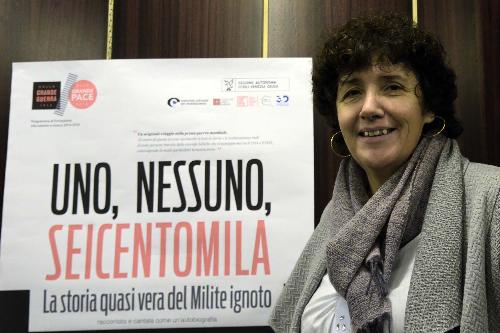 Loredana Panariti (Assessore regionale Lavoro, Formazione, Istruzione, Pari Opportunità, Politiche giovanili, Ricerca e Università) all'evento "Uno, nessuno, seicentomila. La storia quasi vera del Milite ignoto, raccontata e cantata come un'autobiografia" - Gorizia 22/11/2016