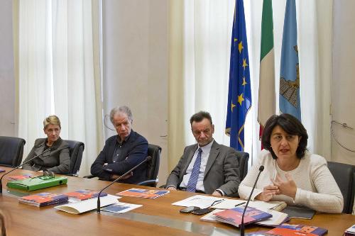 Sondra Canciani (Direttore generale ATER Alto Friuli), Riccardo Toso (Direttore generale ATER Udine), Antonio Ius (Direttore generale ATER Trieste) e Mariagrazia Santoro (Assessore regionale Infrastrutture e Territorio) - Trieste 20/12/2016