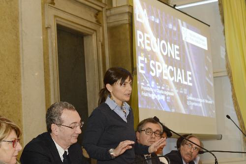 Debora Serracchiani (Presidente Regione Friuli Venezia Giulia) durante la conferenza stampa di fine anno - Trieste 23/12/2016