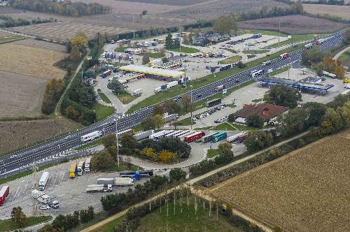 Autostrada A4: aree di servizio di Gonars (Copyright Foto Petrussi Diego)
