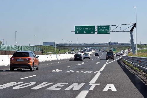 Autostrada A4: controesodo e traffico da bollino nero sul tratto San Donà Noventa-Roncade direzione Est, 27 agosto 2016 (Copyright Foto Petrussi / Ferraro Simone) 