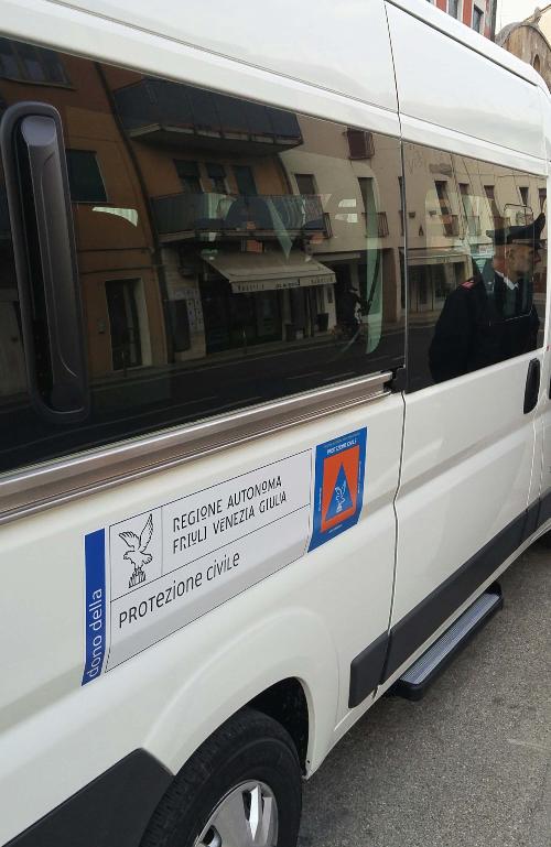 Automezzo per il trasporto di persone disabili e anziani donato dalla Regione Friuli Venezia Giulia al Comune veneto - Dolo (VE) 09/01/2017