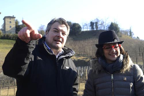 Diego Bernardis (Sindaco Dolegna) accompagna Sara Vito (Assessore regionale Ambiente ed Energia) nel sopralluogo al territorio comunale - Dolegna del Collio 11/01/2017