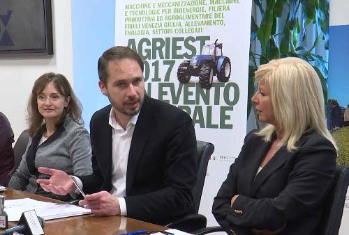 Serena Cutrano (Vicedirettore Risorse agricole, forestali e ittiche Regione FVG e Autorità Gestione PSR 2014-2020 FVG), Cristiano Shaurli (Assessore regionale Risorse agricole e forestali) e Luisa De Marco (Presidente Udine Gorizia Fiere) alla presentazione della LII edizione di Agriest - Udine 19/01/2017