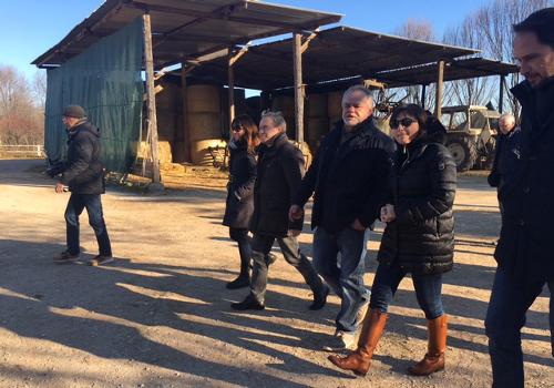 Giuseppe Zoff accoglie Debora Serracchiani (Presidente Regione Friuli Venezia Giulia) e Cristiano Shaurli (Assessore regionale Risorse agricole e forestali) all'Azienda agricola Zoff Agriturismo Borg da Ocjs - Borgnano Cormons (GO) 20/01/2017