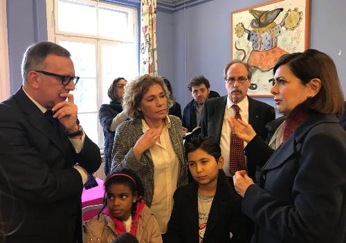 Giovanni Marzini (Segretario giuria Premio giornalistico Luchetta), Daniela Schifani-Corfini Luchetta (Presidente Fondazione Luchetta Ota D'Angelo Hrovatin), Gianni Torrenti (Assessore regionale Cultura, Sport e Solidarietà) e Laura Boldrini (Presidente Camera) nella sede della Fondazione Luchetta Ota D'Angelo Hrovatin - Trieste 17/02/2017 