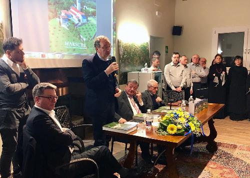 Sergio Bolzonello (Vicepresidente Regione FVG e assessore Attività produttive, Turismo e Cooperazione) alla presentazione del libro "Marsure, ai piedi della montagna pordenonese" - Marsure di Aviano 18/02/2017