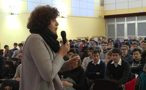 Loredana Panariti (Assessore regionale Lavoro, Formazione, Istruzione, Pari Opportunità, Politiche giovanili, Ricerca e Università) all'incontro conclusivo del ciclo dedicato a formazione e orientamento sull'alternanza scuola/lavoro, all'Istituto tecnico statale Alessandro Volta - Trieste 23/02/2017