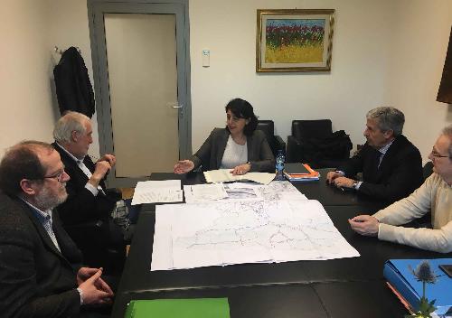 Mariagrazia Santoro (Assessore regionale Infrastrutture e Territorio) durante l'incontro con Sergio Chinese (Sindaco Resia) e FVG Strade S.p.A. - Udine 08/03/2017