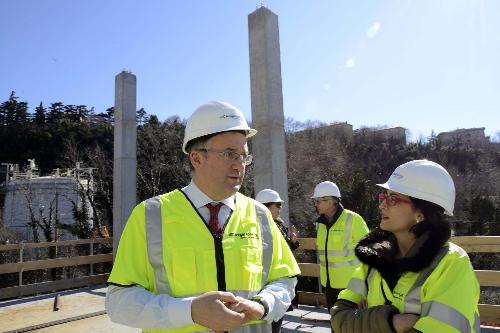 Roberto Gasparetto (Direttore generale AcegasApsAmga) e Sara Vito (Assessore regionale Ambiente ed Energia) in sopralluogo al cantiere del nuovo Depuratore di Servola - Trieste 08/03/2017