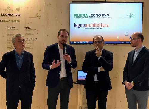 Cristiano Shaurli (Assessore regionale Risorse agricole e forestali) alla presentazione del progetto della Filiera Legno FVG per "Amate Amatrice", Padiglione 10 del Salone dell'Architettura MADE EXPO 2017 - Milano 09/03/2017