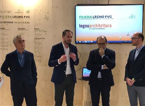 Cristiano Shaurli (Assessore regionale Risorse agricole e forestali) alla presentazione del progetto della Filiera Legno FVG per "Amate Amatrice", Padiglione 10 del Salone dell'Architettura MADE EXPO 2017 - Milano 09/03/2017