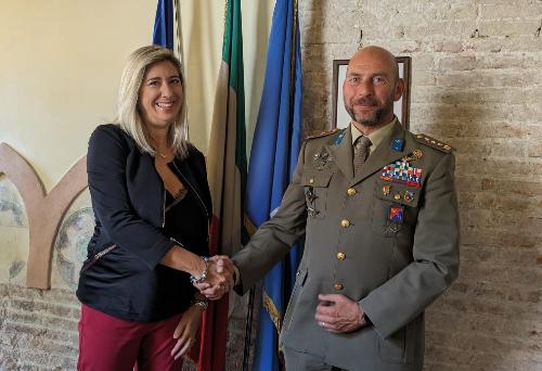 L'assessore regionale Cristina Amirante con il comandante Giuliano Innecco